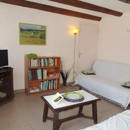 Gîte Doranges, 5 pièces, 8 personnes - FR-1-630-77 Hébergement de vacances Doranges