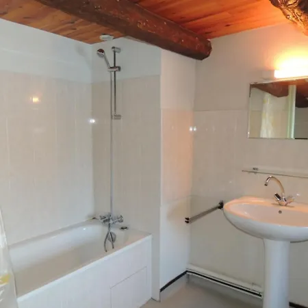 Hébergement de vacances Gîte Doranges, 5 pièces, 8 personnes - FR-1-630-77 *